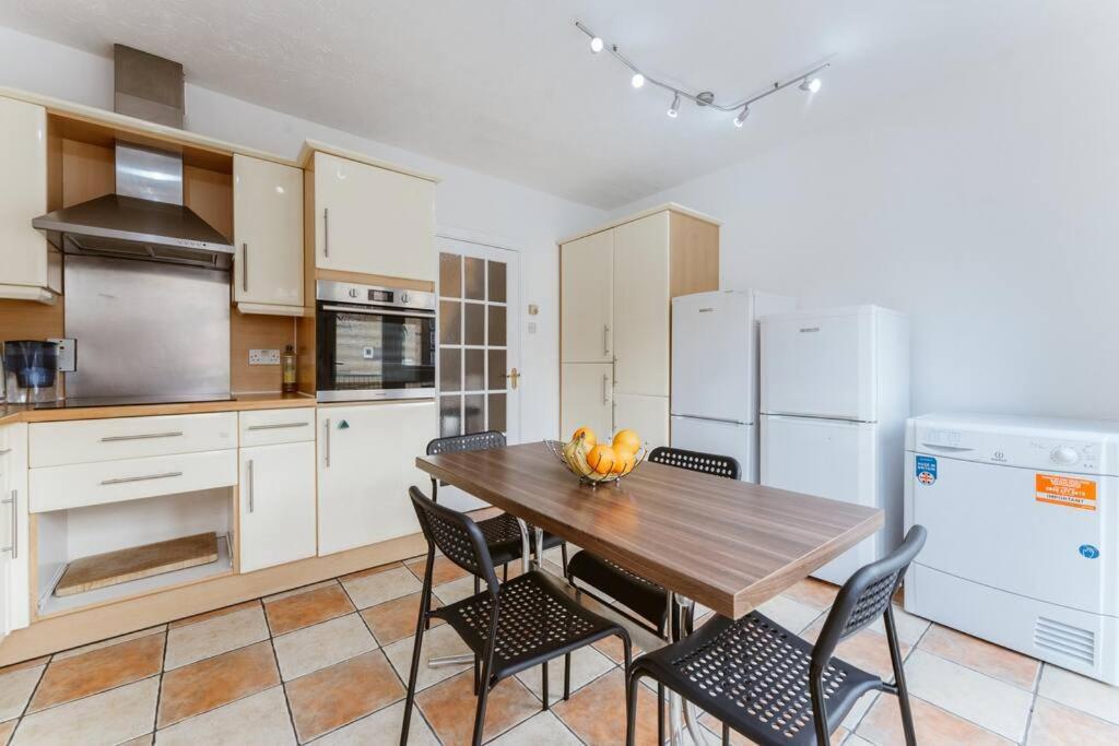 Up To 4 People, Room In A Share House Next To London Bridge Εξωτερικό φωτογραφία